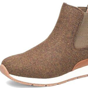 b.o.c Kara Gray Fabric Slip-On Chelsea Boot Size 9.5 M New in box